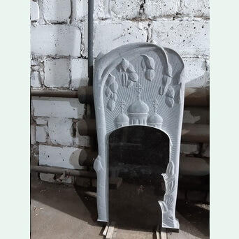 Памятник резной из черного гранита с барельефом храма и березы